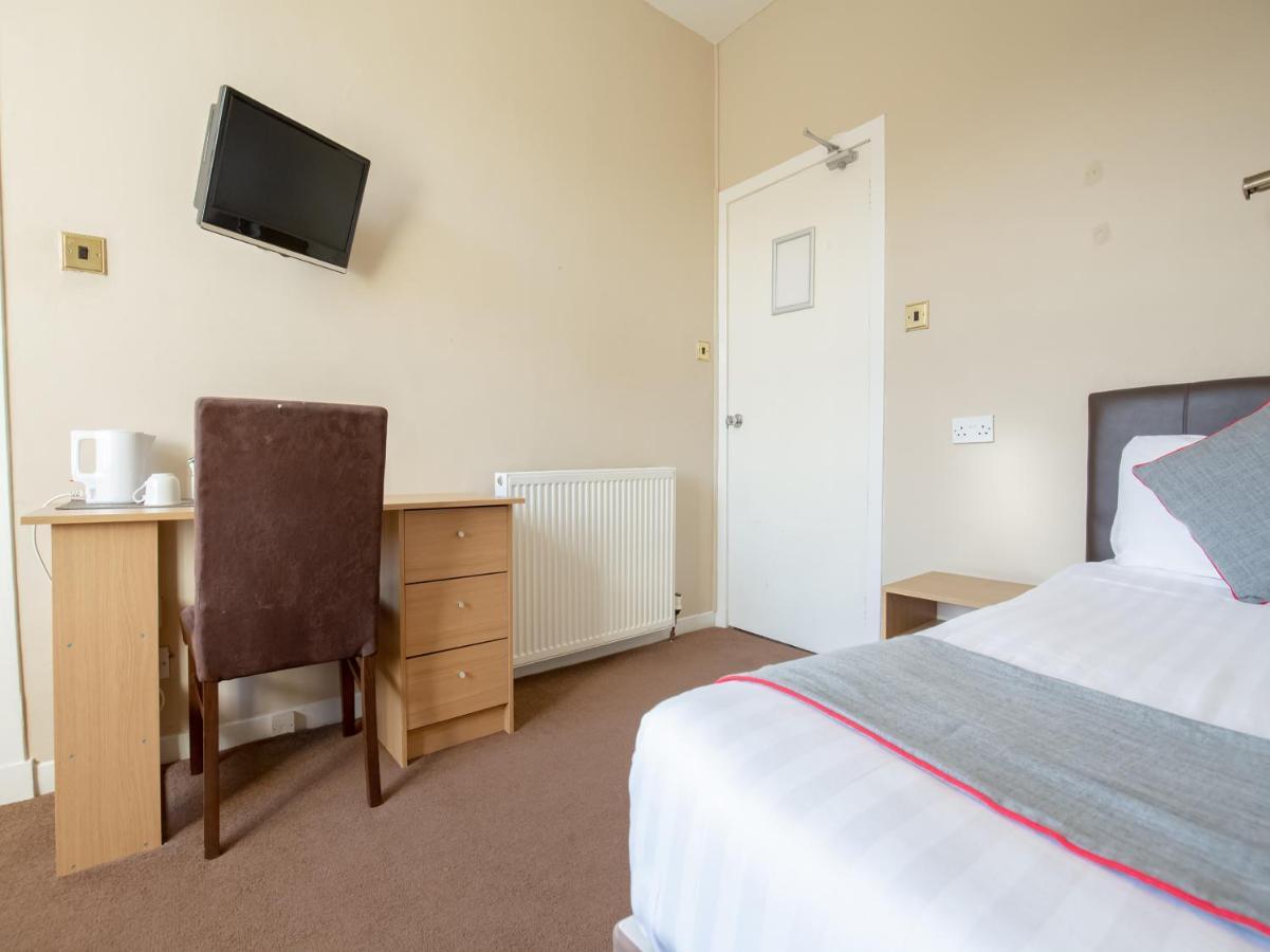 The Ben Mhor Hotel, Bar & Restaurant Grantown-on-Spey Exteriér fotografie